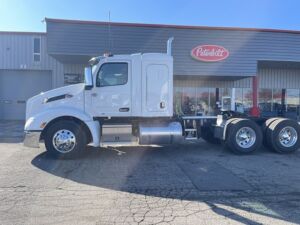 2025 Heavy Duty Truck PETERBILT 579 2134952-2