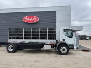 2025 Medium Duty Truck PETERBILT 220 2134976-6