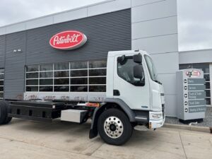 2025 Medium Duty Truck PETERBILT 220 2134976-8