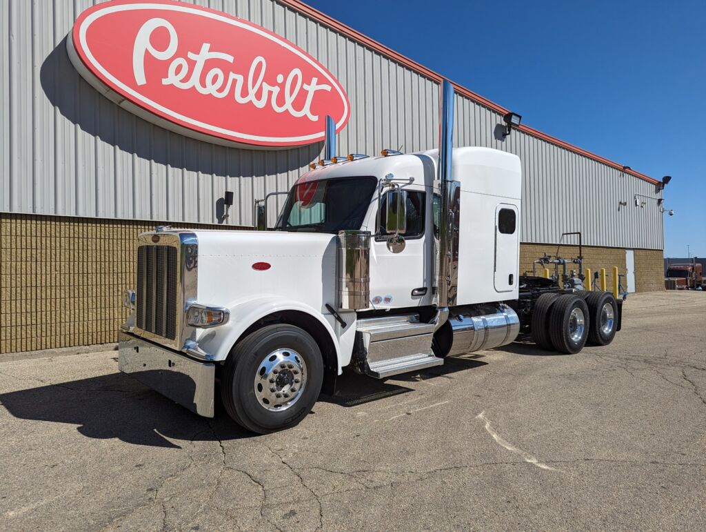 2025 PETERBILT 589