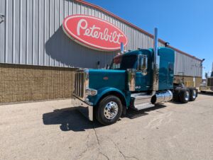 2025 PETERBILT 589