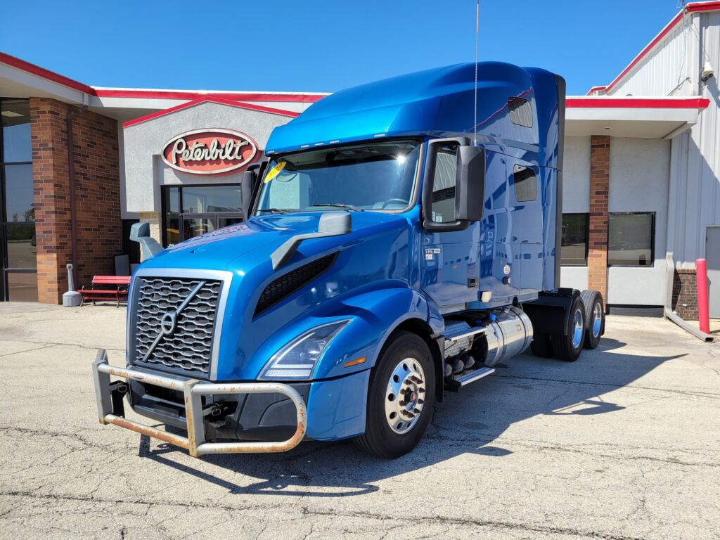 2020 VOLVO VNL64T760