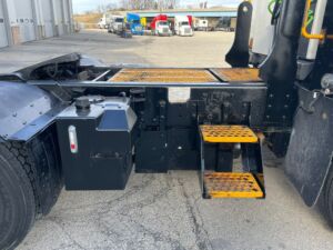 2016 Yard Tractor OTTAWA T2 8679047-10