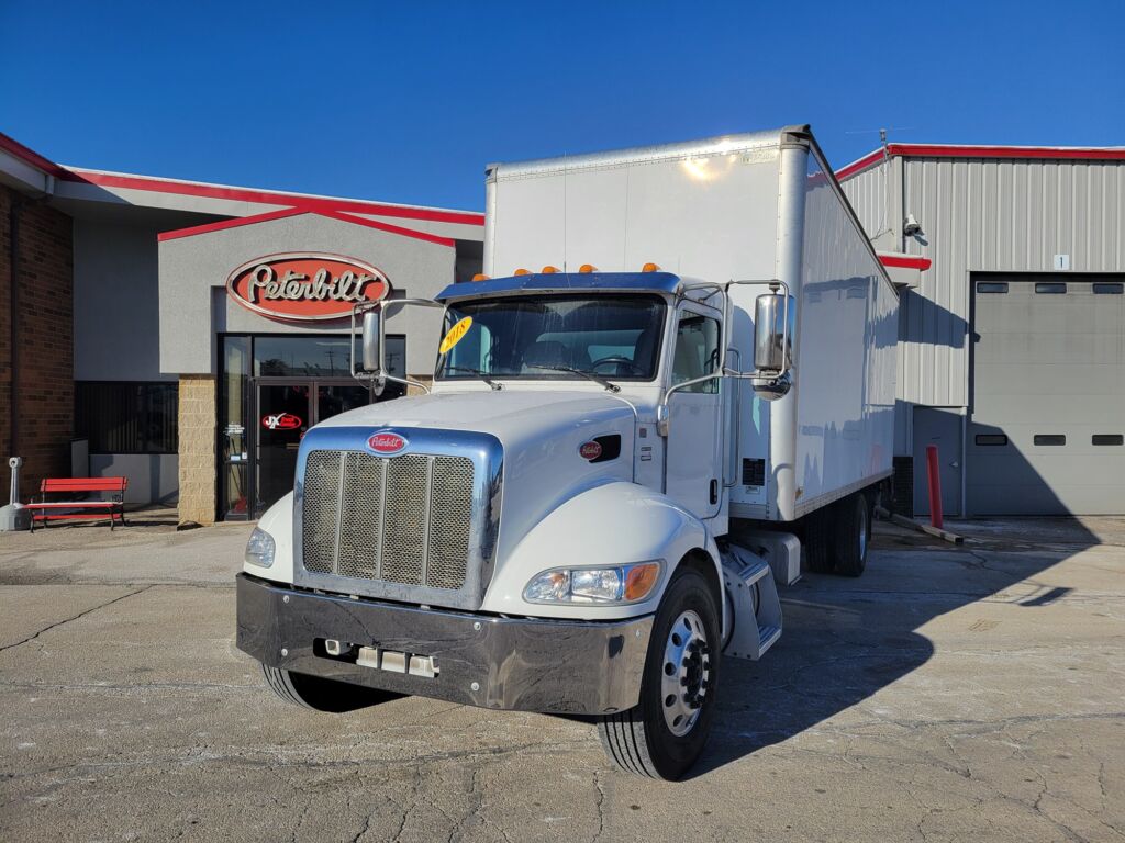 2018 PETERBILT 337