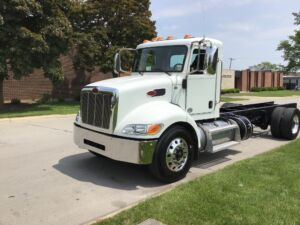 2019 Medium Duty Truck PETERBILT 337 8679239-0