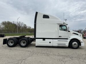 2022 Heavy Duty Truck PETERBILT 579 8679261-18