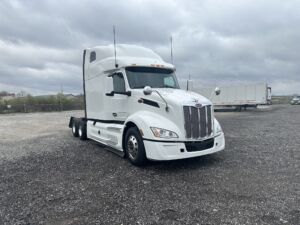 2022 Heavy Duty Truck PETERBILT 579 8679262-4