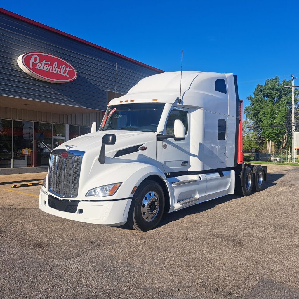 2023 PETERBILT 579