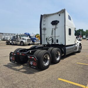 2021 Heavy Duty Truck PETERBILT 579 8679356-8