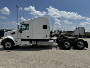 2021 Heavy Duty Truck PETERBILT 567 8679357-2