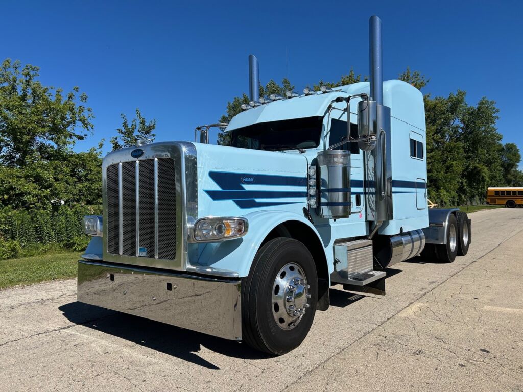 2022 PETERBILT 389