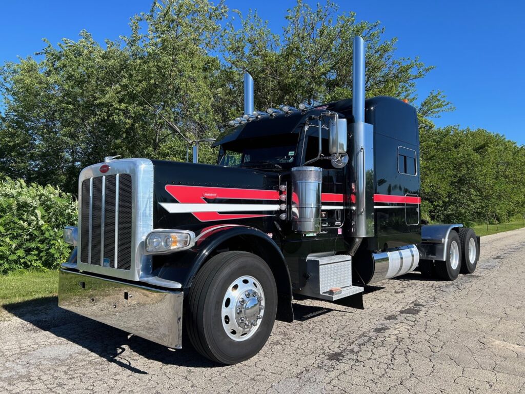 2022 PETERBILT 389